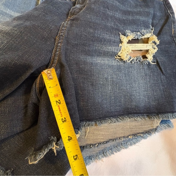 NWOT Judy Blue Size 1XL Plus Size Blue Jean Shorts with Leopard Accents - Picture 7 of 7
